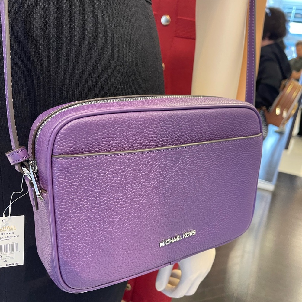 MICHAEL KORS Jet Set Pebbled Leather Camera Crossbody Bag
Dark Purple
NWT - Picture 14 of 16
